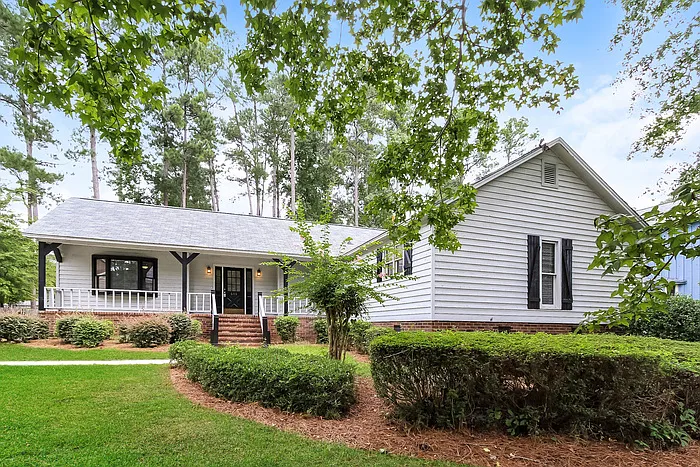 616 Chimney Hill Cir S — Photo 1