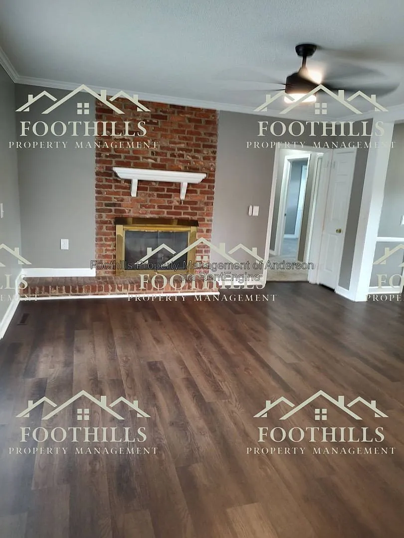3 bed, 2.0 bath, 1596 sqft, $1,750 — Photo 3