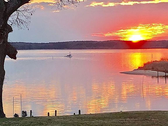 Sunrise from all rooms 