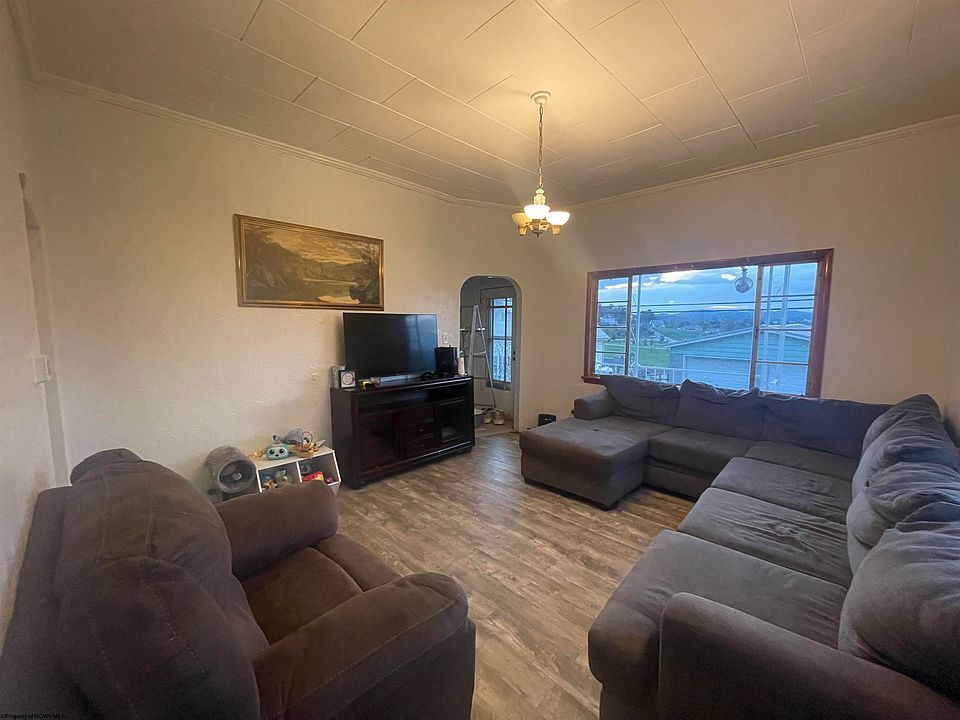 341 Satterfield St, Fairmont, WV 26554 Zillow