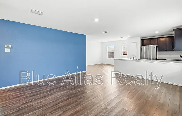 510 Olmstead Dr — Photo 9