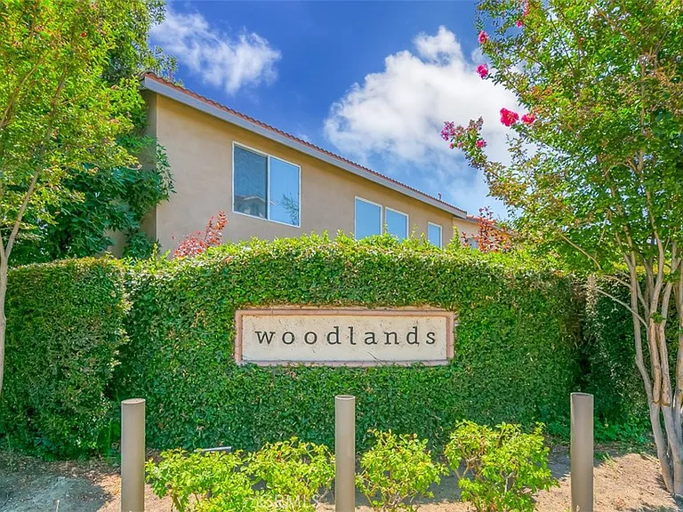 1319 Jacaranda Cir — Photo 28