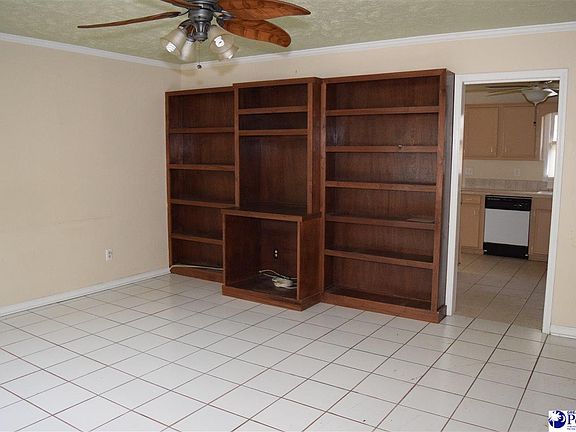 3rd image of 945 Kirby Farm Dr