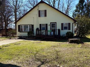 10227 Elm St, Lake City, PA 16423