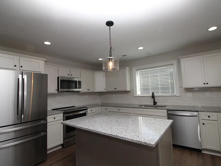 179 Langley Dr — Photo 9