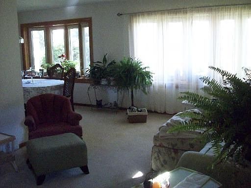5th image of 301 Pine St