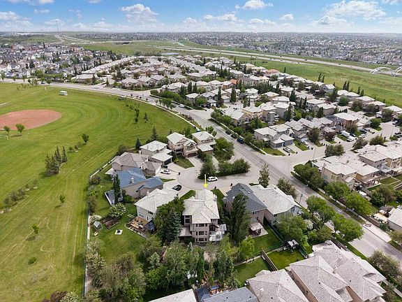 3rd image of 410 Royal Crest Bay NW