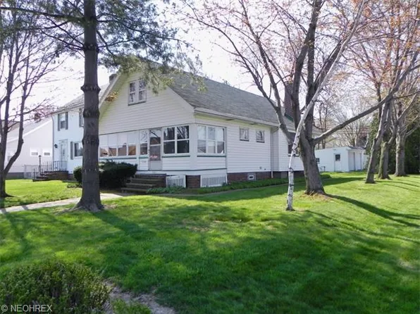 19300 Locherie Ave, Euclid, OH 44119