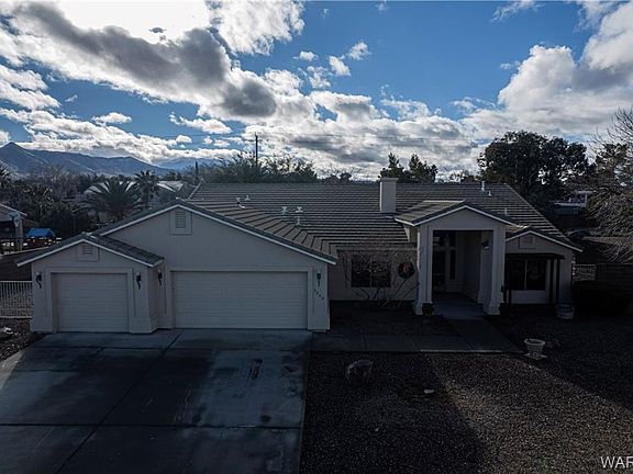 3rd image of 4048 Buckskin Ave