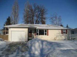 814 S 23rd St, Grand Forks, ND 58201