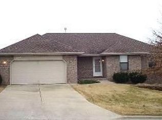 1102 W Butterfield Dr, Nixa, MO 65714