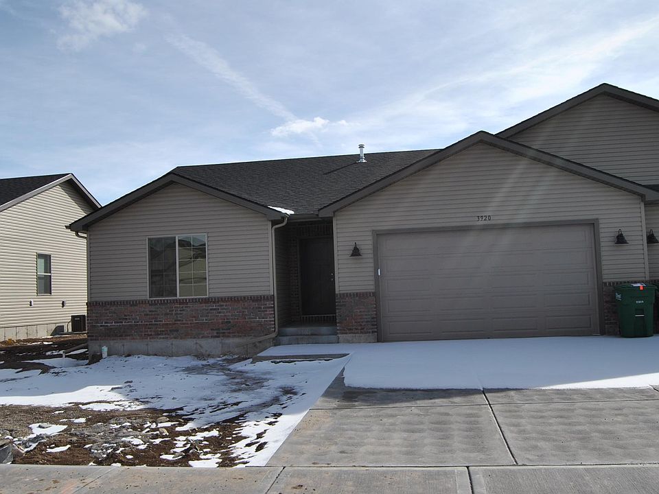 1st image of 3914 E Chalet Dr