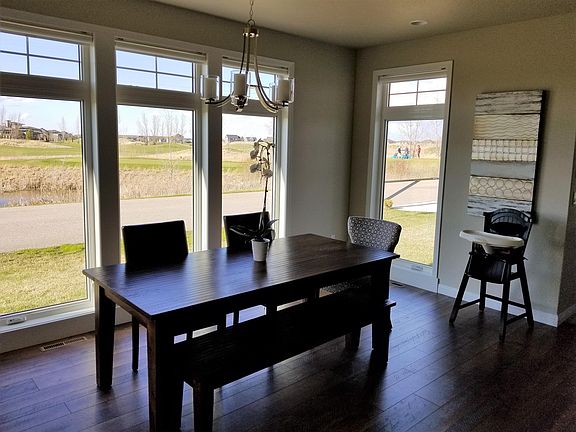 Dinning room. Furniture is not included.