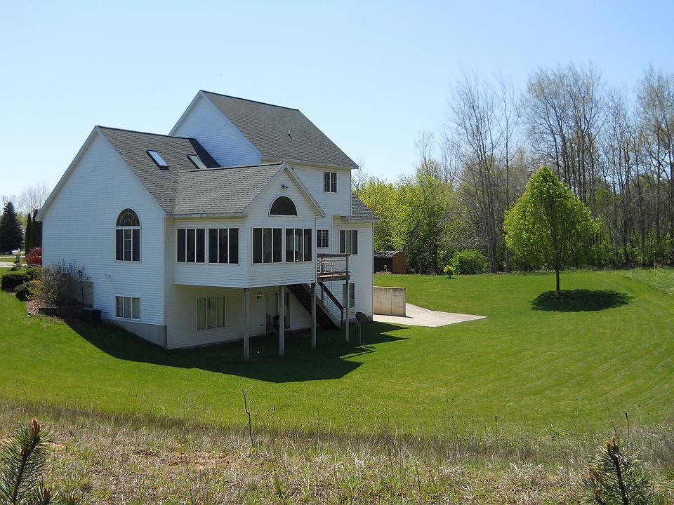2nd image of 1698 Leisure Ct