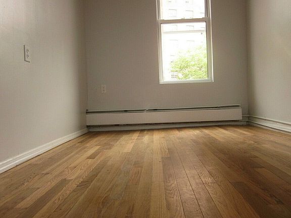 3rd image of 438 Lafayette Ave #3