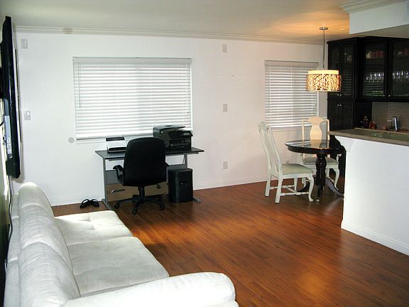 3rd image of 2935 N White Ave