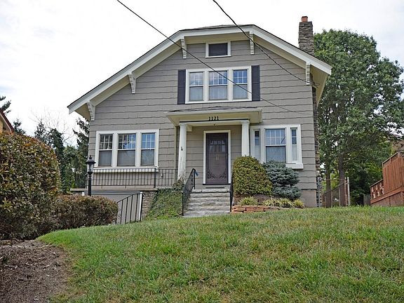 2nd image of 1121 Herschel Ave