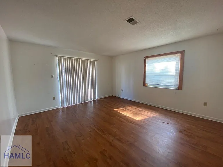 108 Cherokee Cir — Photo 2