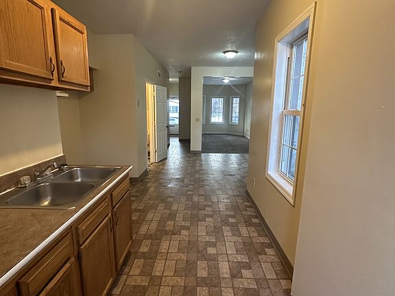 3rd image of 9309 Quebec Ave