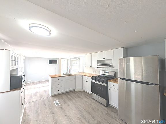 4th image of 31 Spruce Drive
