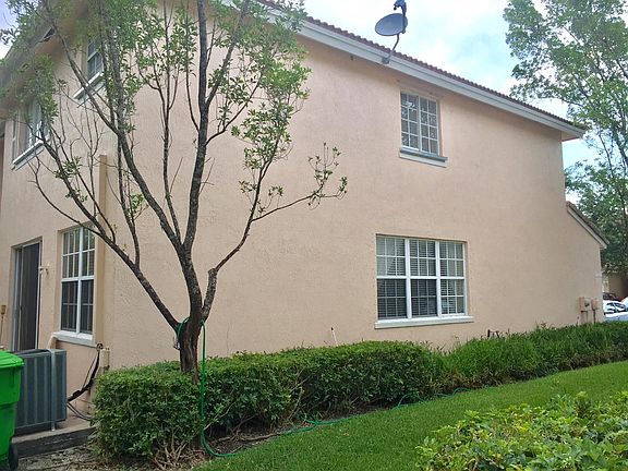4th image of 3941 NW 92nd Ave