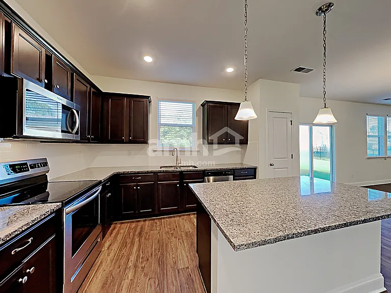 409 Levon Ct — Photo 3