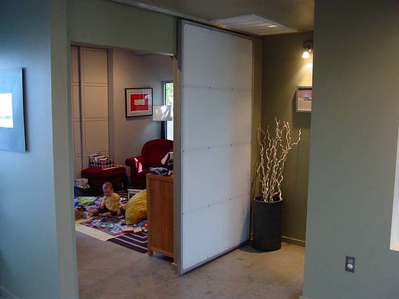 foyer to 2nd bedrms