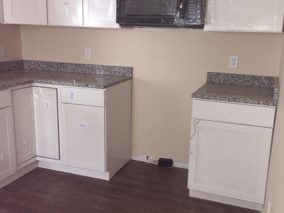 1st image of 30 E Franklin St #1