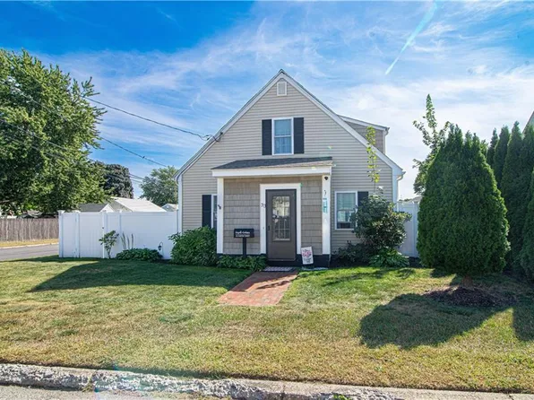33 Martin St, Pawtucket, RI 02861