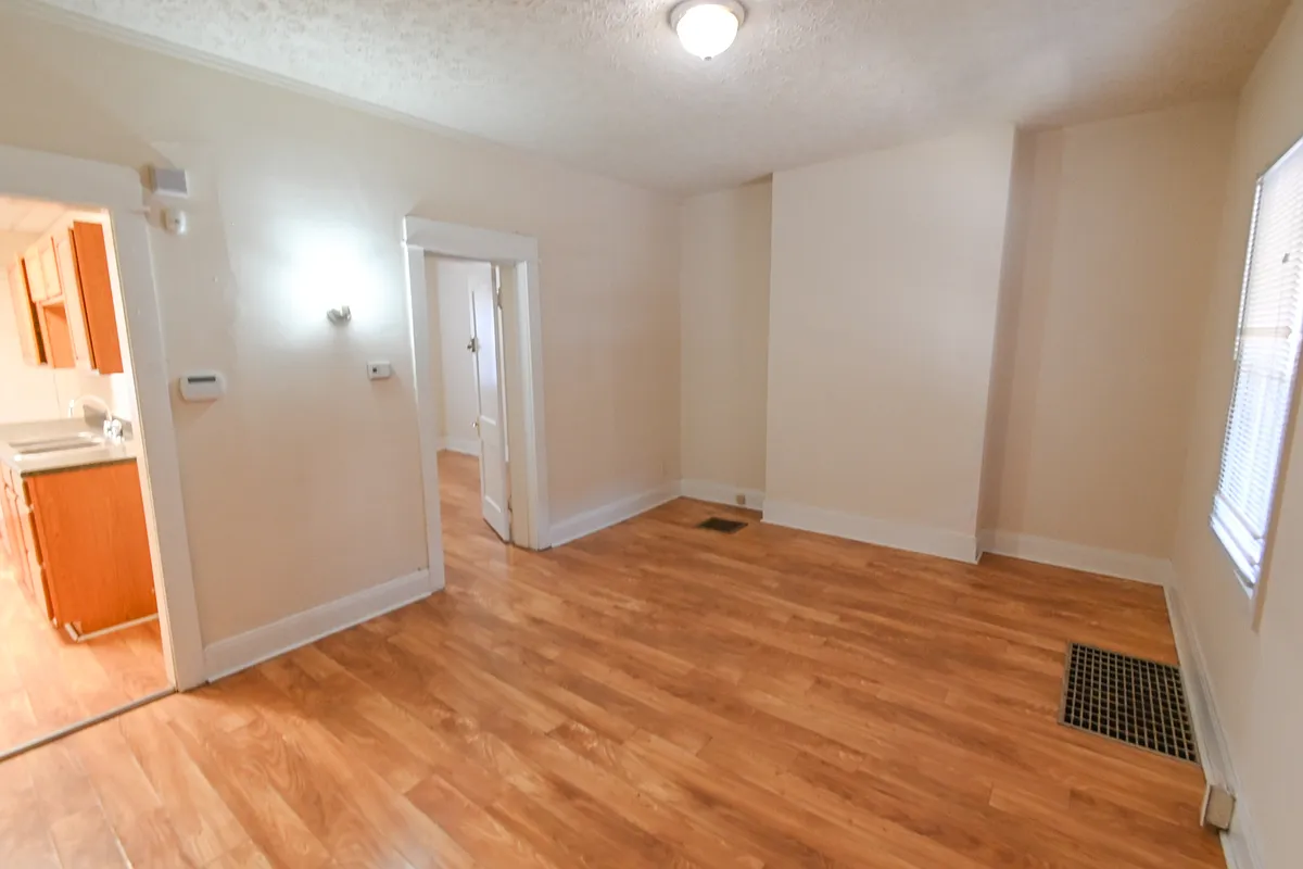 Building Photo - 344-356 E 18th Ave #346
