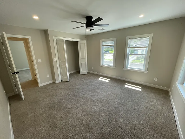 456 N State St #1 — Photo 25