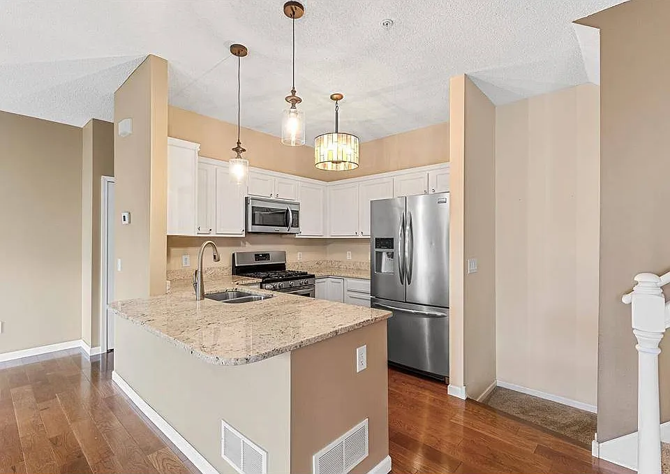 3644 Abercrombie Ln