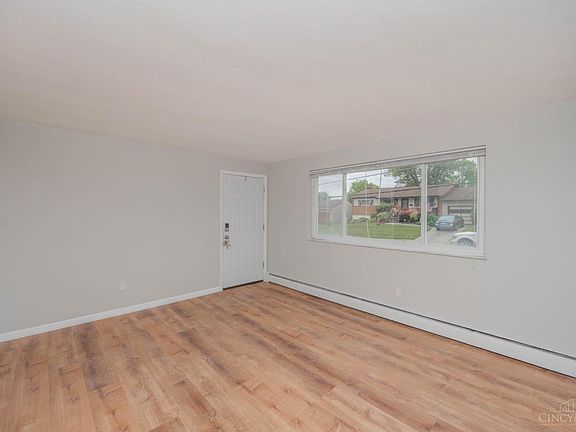 5th image of 3188 Blueacres Dr