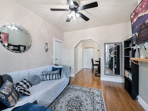 4th image of 670 44th St