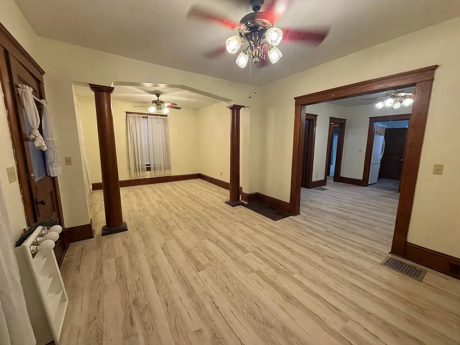5 bed, 1.5 bath, 1700 sqft, $2,500 — Photo 2