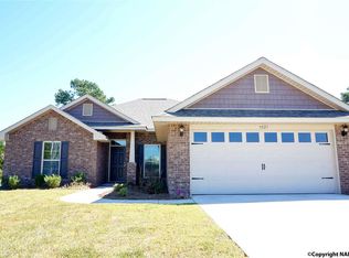 118 Coach Glen Dr, Owens Cross Roads, AL 35763