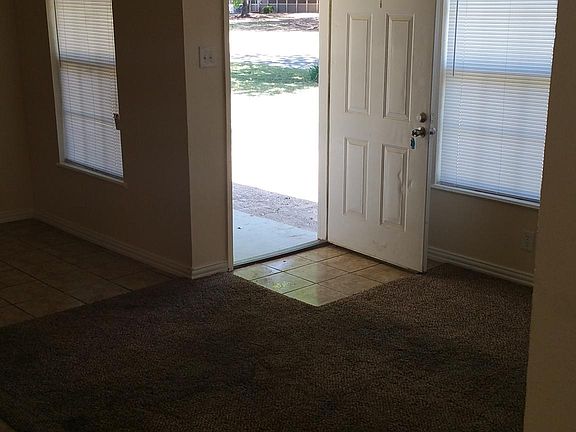 2nd image of 2947 Stearns Ave