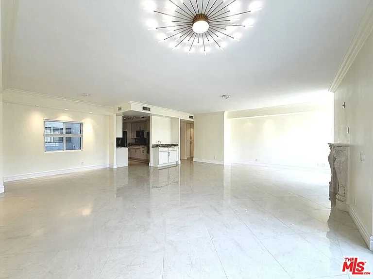 121 S Palm Dr #404 — Photo 13