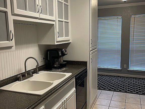 4th image of 7308 Laurelhill Ct S
