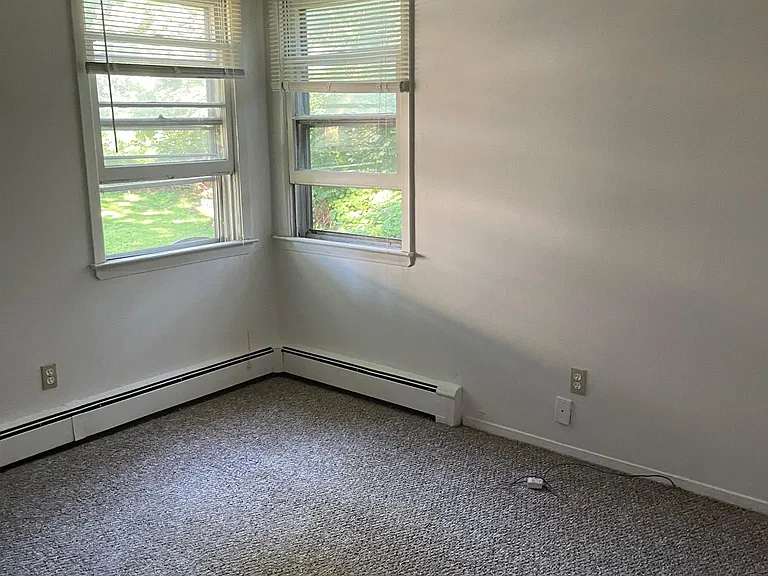 28 Warner Ln #1 — Photo 6
