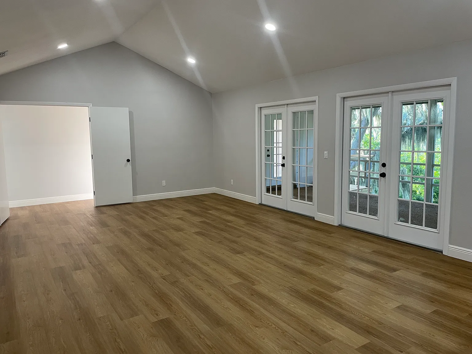 3 bed, 1870 sqft, $2,400 — Photo 3