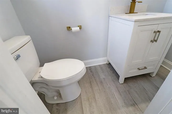 523 W 26th St — Photo 11