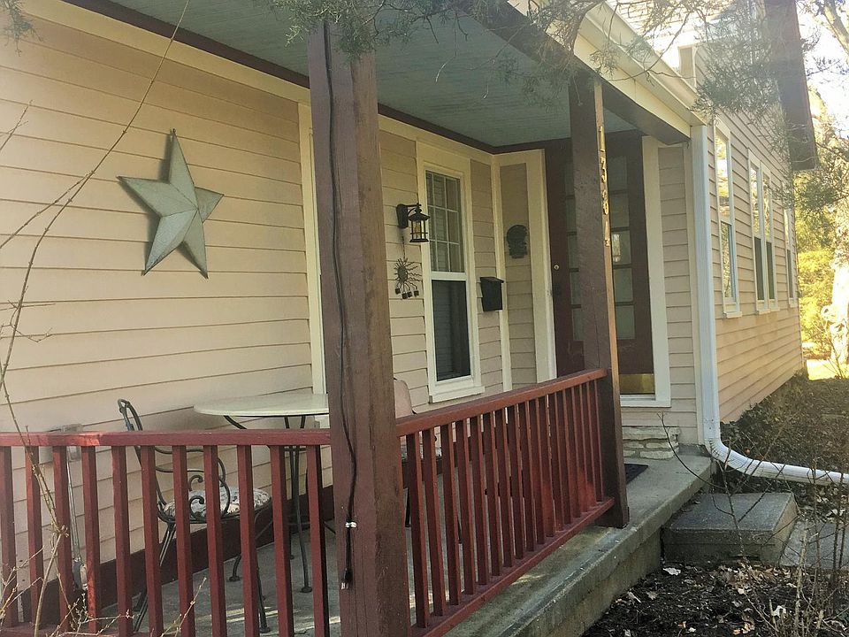 1st image of 1384 Lake St