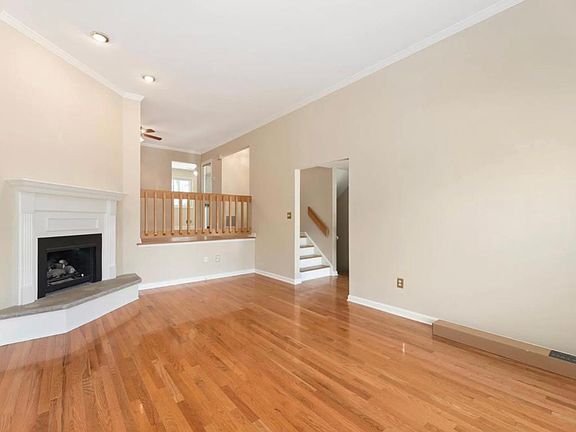5th image of 134 Clubhouse Dr #134