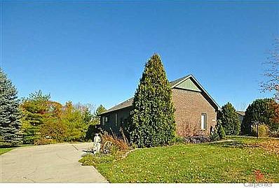 2nd image of 422 Savannah Ln