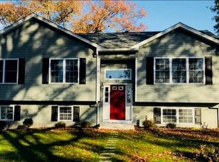 88 Gould Ave, Warwick, RI 02888