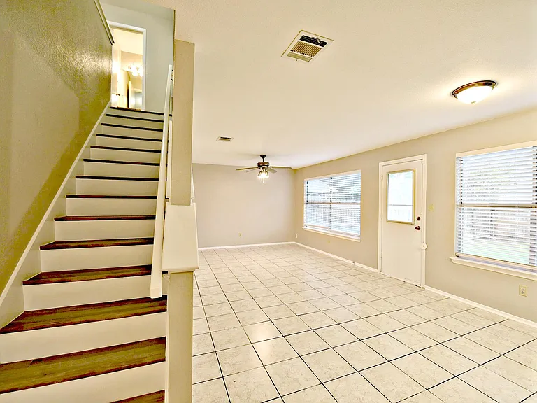 12801 Margit Dr — Photo 5
