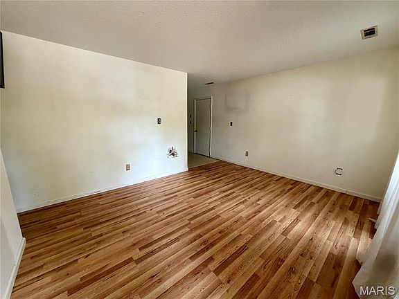 3rd image of 508 Cole Ave
