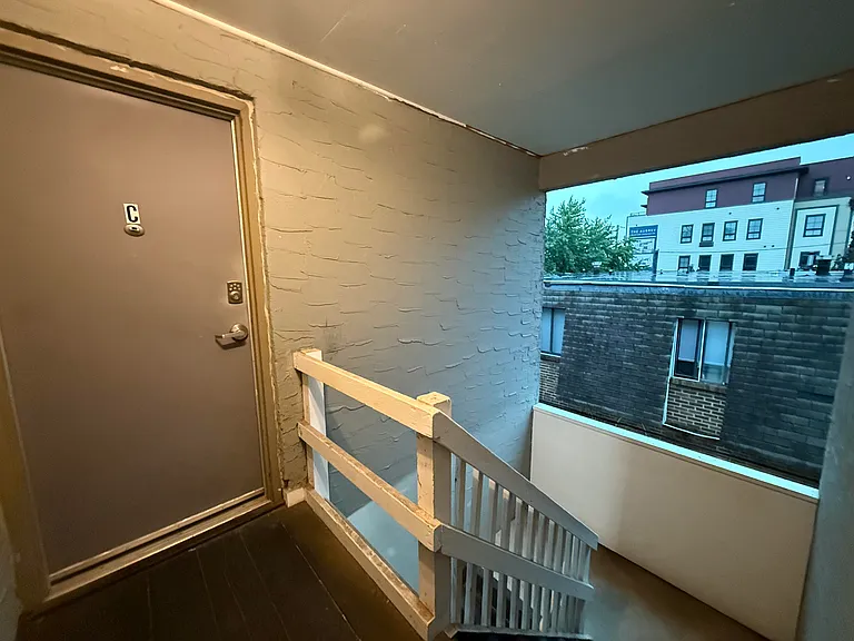1235 Summit St #C — Photo 19