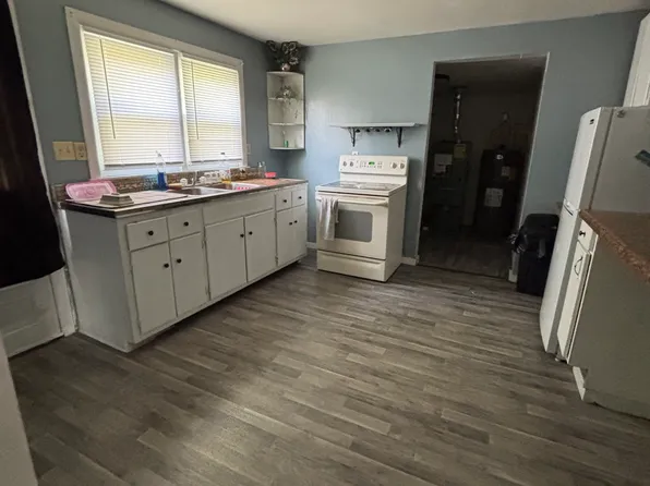 111 Kirk St, Anna, IL 62906